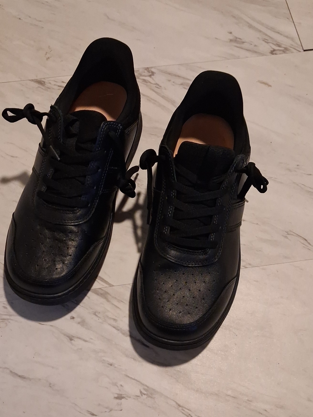 Orthofeet Men's Classic Black Leather Sneakers 8 W00